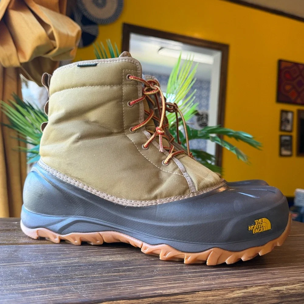 The North Face Chilkat Waterproof Insulated Snow Boots Tan Brown Mens